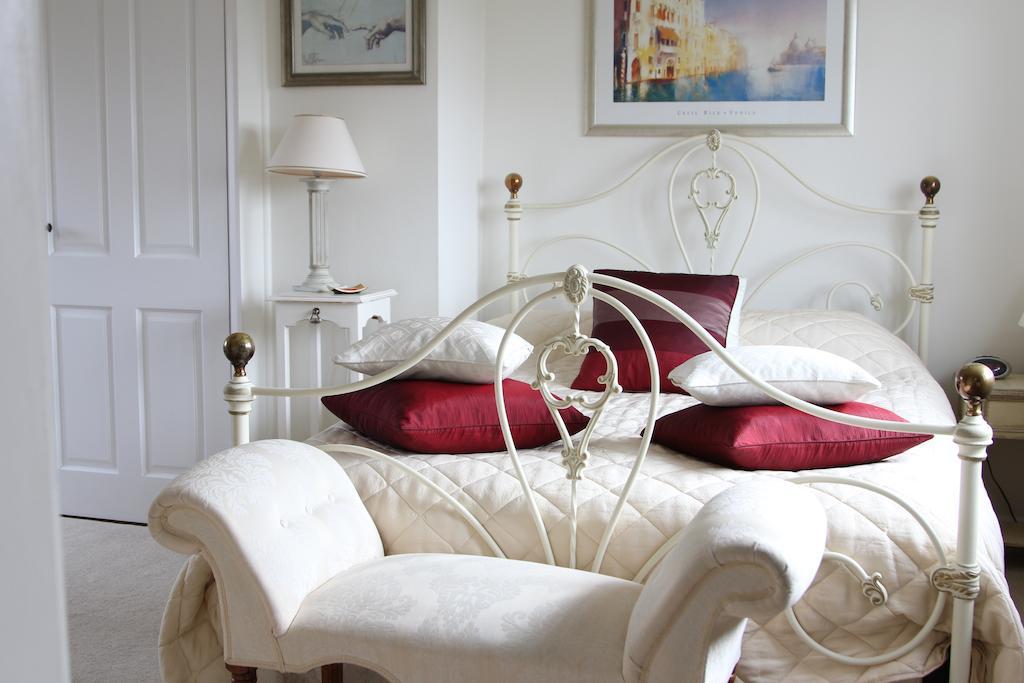 Sunny Cottage Maidenhead Room photo