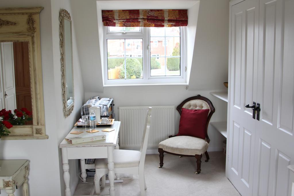 Sunny Cottage Maidenhead Room photo